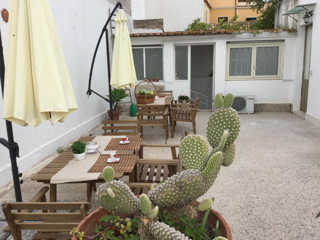 Vila Case Vacanze Le Rose Noto Exteriér fotografie